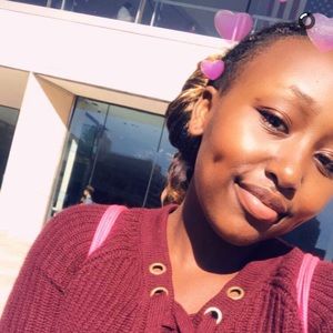 Meet your Posher, Daphin